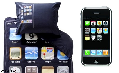 Владельцы iPhone придумывают имена своим устройствам и спят с ними