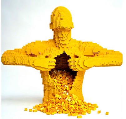После увольнения можно заниматься собиранием конструктора Lego