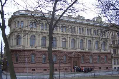 В Петербурге делят Мало-Михайловский дворец