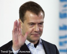 Медведев заставит губернаторов искать деньги на строительство спортобъектов