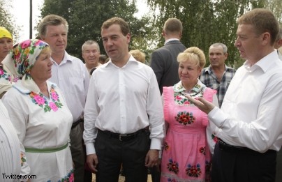 Медведев отметил заслуги пожарников-добровольцев