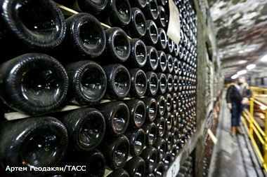 Крымские виноделы в очередной раз просят запретить европейское вино