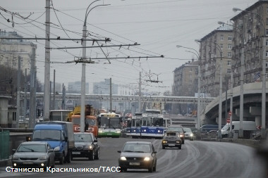 В аварии на Ленинградском шоссе в Москве погиб один человек