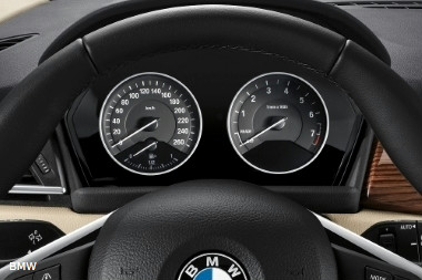 -  BMW 2 Active Tourer