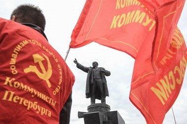 КПРФ удалось снять «Коммунистов России» с выборов в Петербурге