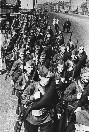 09.07.1941 Колонна бойцов народного ополчения направляется на фронт